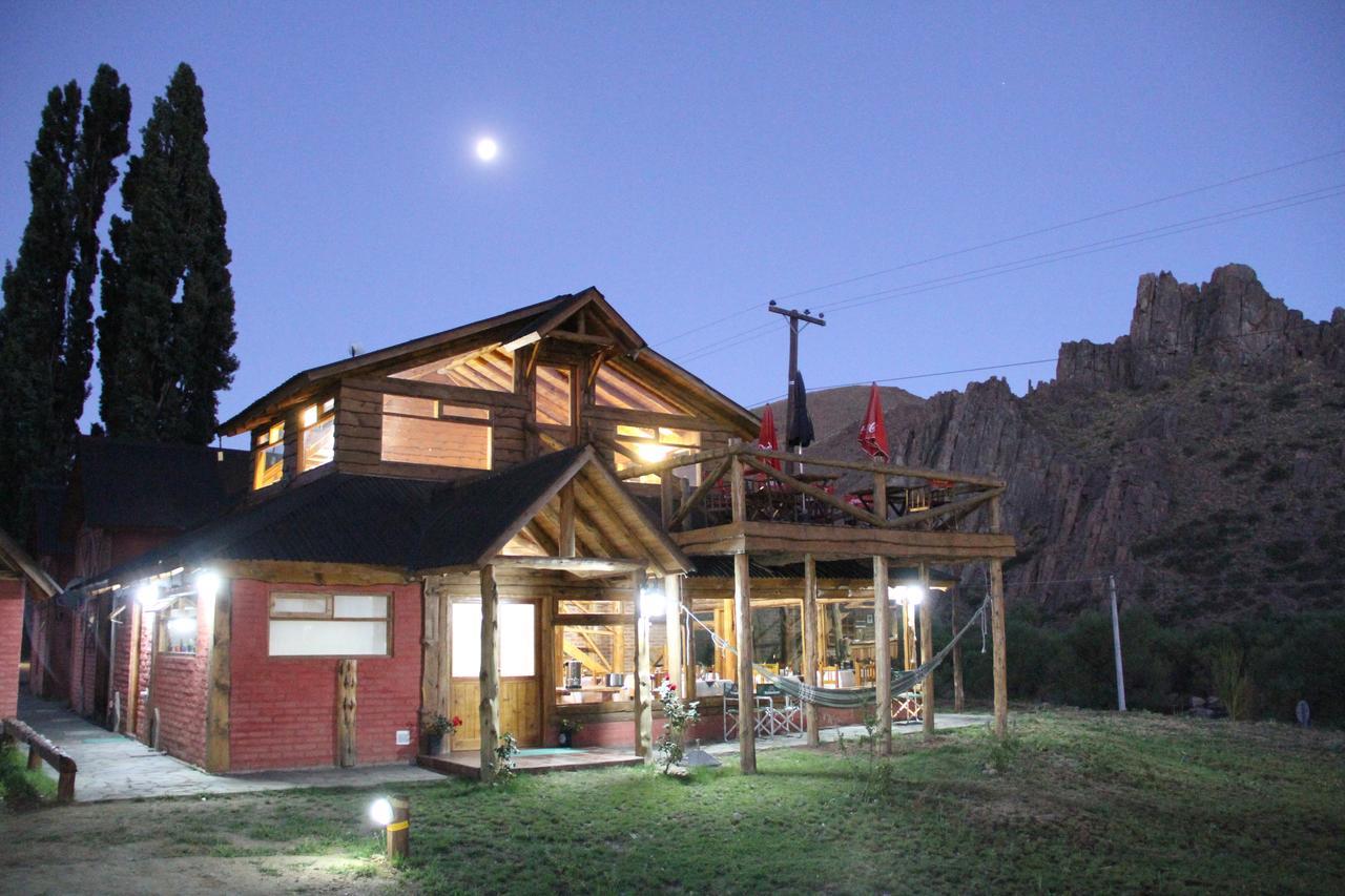 Montana Negra Hotel Aluminé Exterior foto