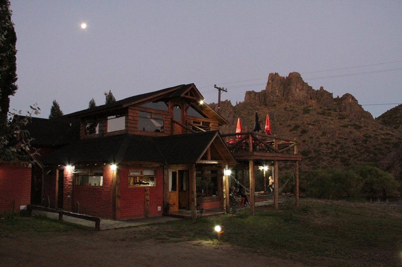 Montana Negra Hotel Aluminé Exterior foto
