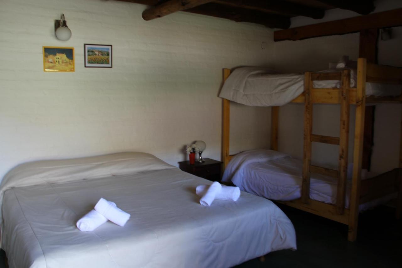 Montana Negra Hotel Aluminé Quarto foto
